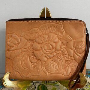 EUC Patricia Nash Tooled Leather Cassini Wristlet